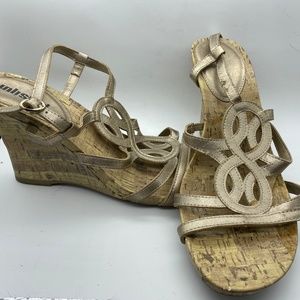 Gold cork wedges, 9